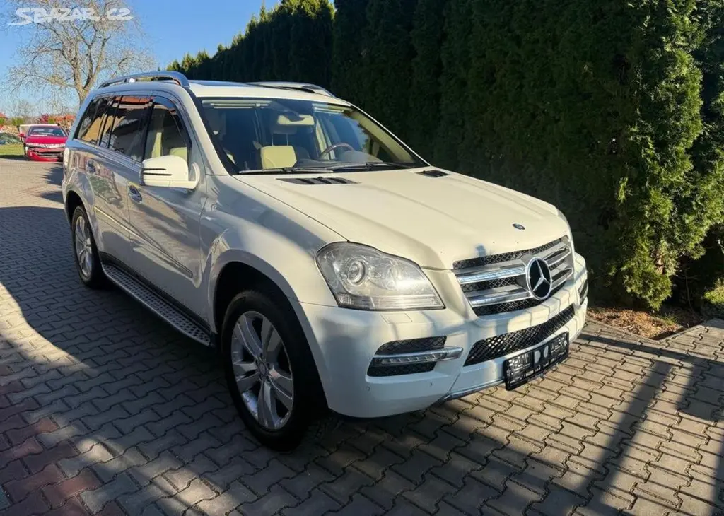 Mercedes-Benz GL 450i /250kw 4x4 7 Míst Tažné